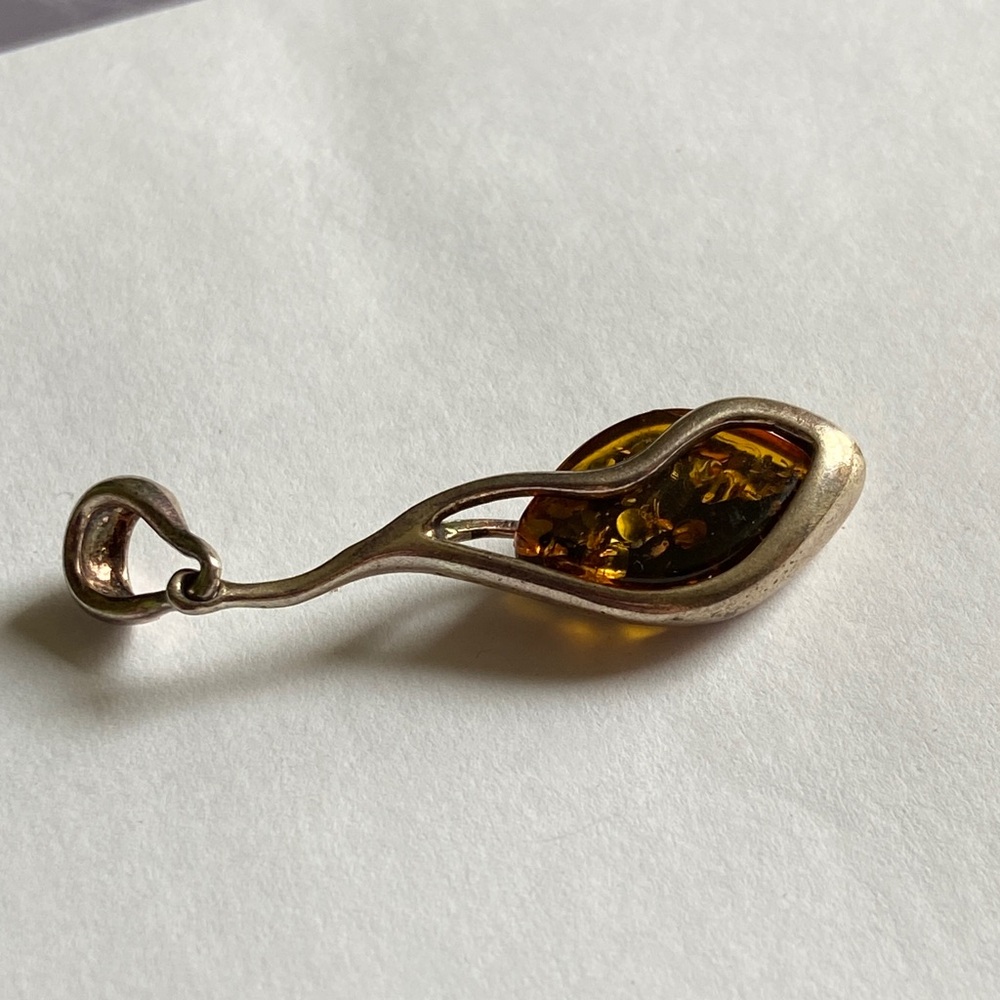 Elegant Sterling 925 Amber Pendant - Picture 4 of 6